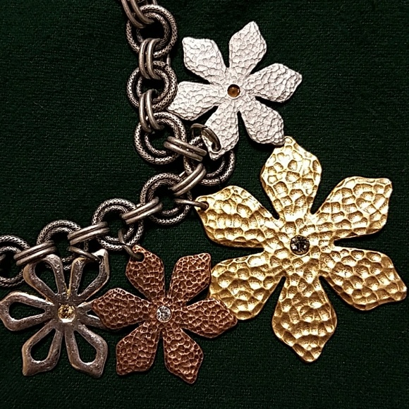 VINTAGE CHICO'S FLOWER NECKLACE - Picture 2 of 6